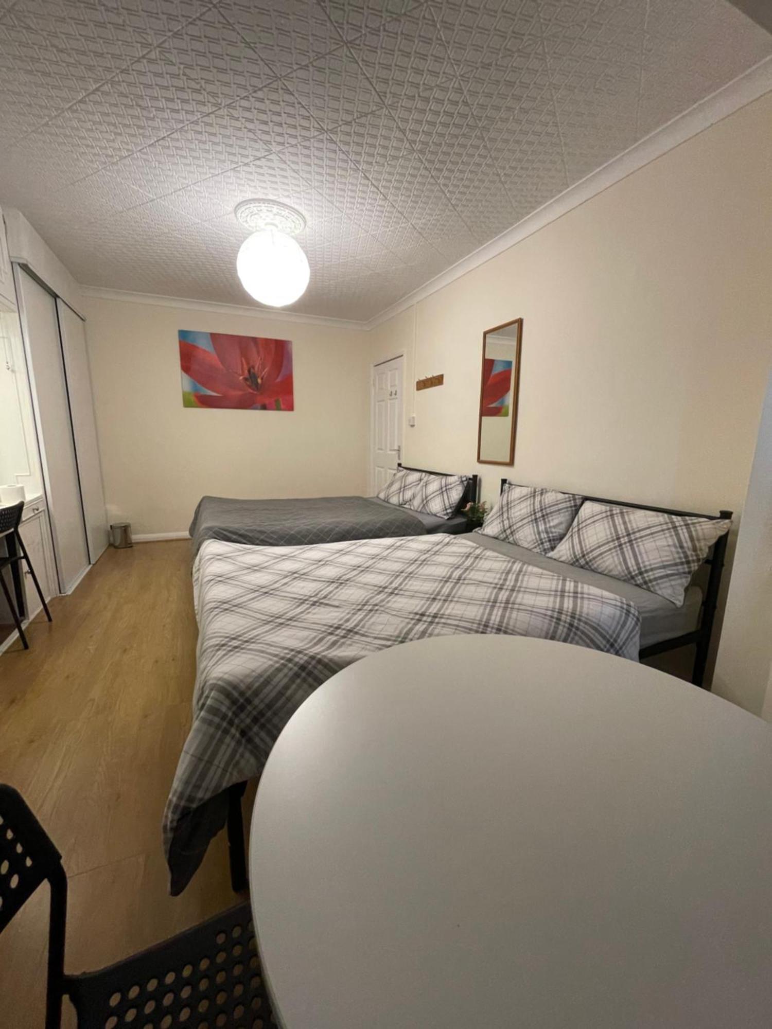 Quarto em Acomodações Particulares Acton Main Line Londres